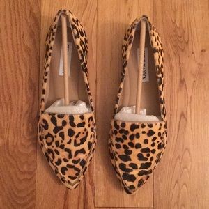 Steve Madden Feather Leopard Loafers size 6W NEW